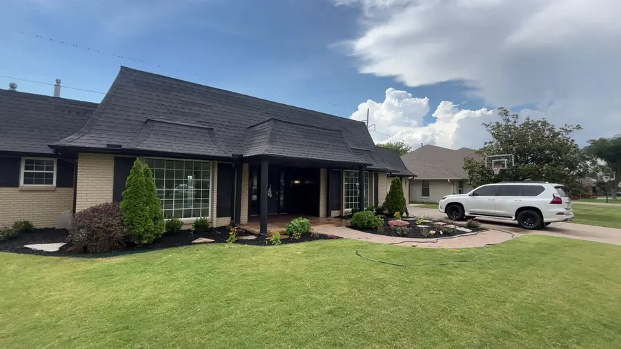 Completed front yard landscaping in Oklahoma City